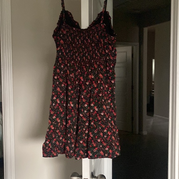 Dress - Picture 4 of 4